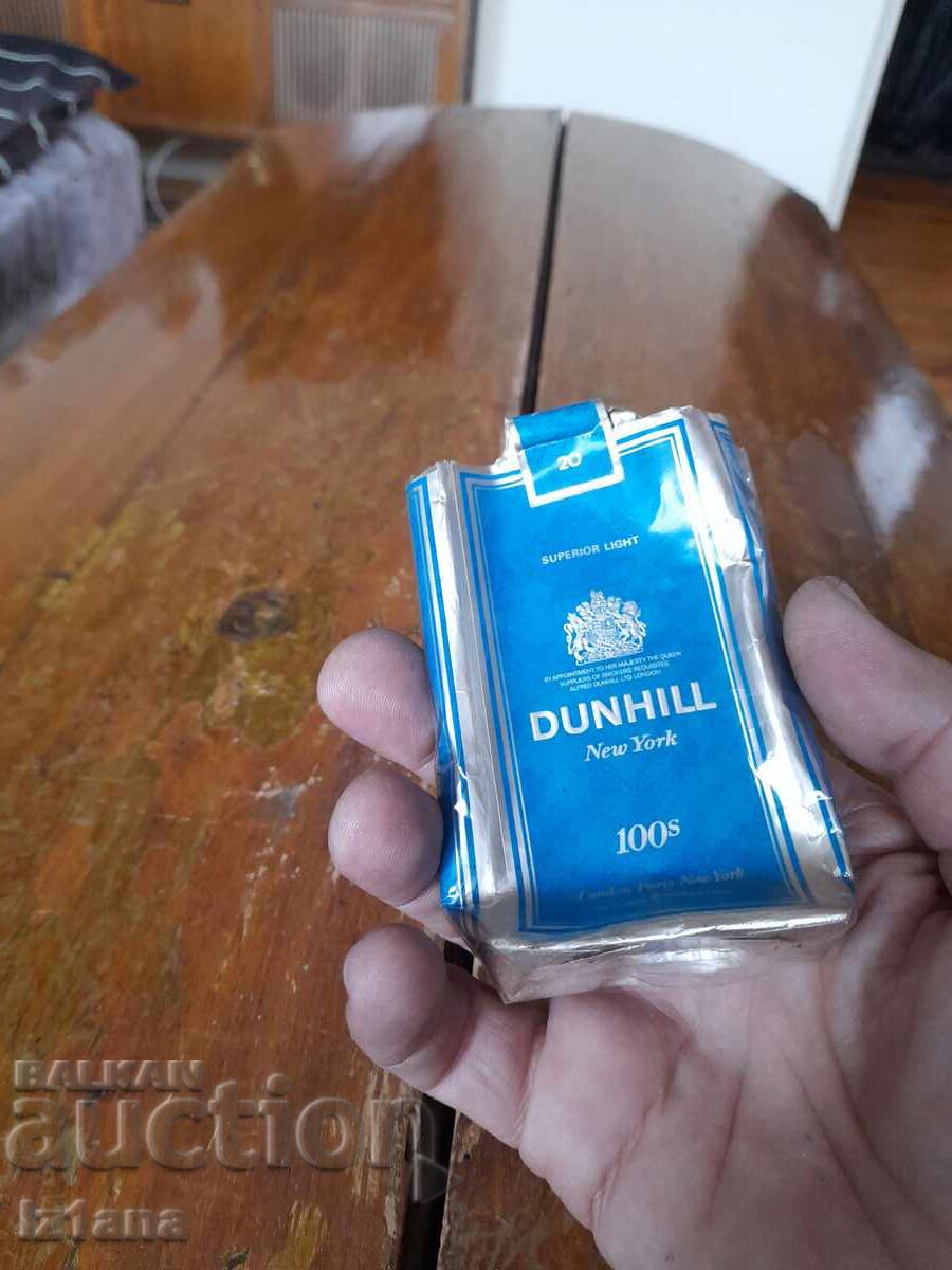 Livrarea Pachet de țigări Dunhill