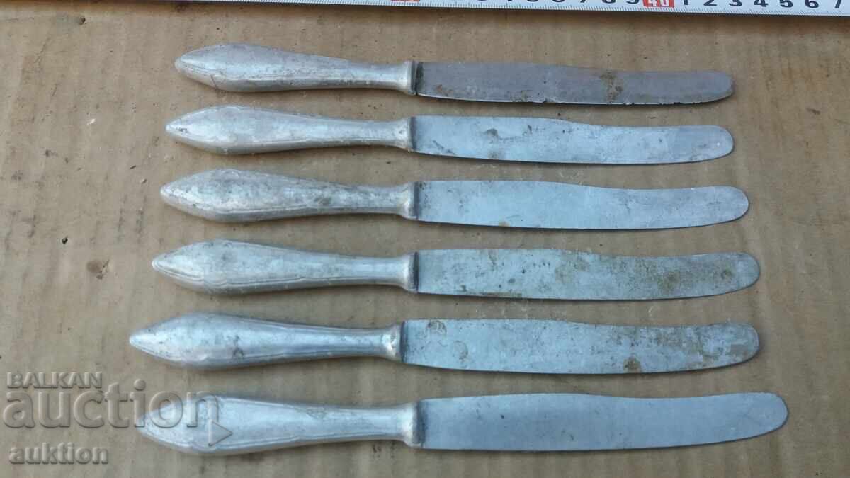 Cuțite de masă, 6 bucăți cu preț € 3.99 | 7.80 BGN