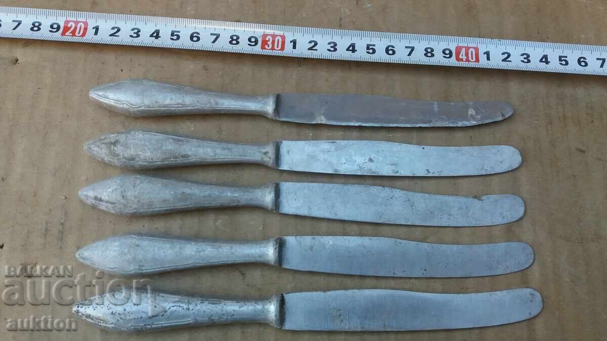 Auction 6 table knives Auction 6 table knives