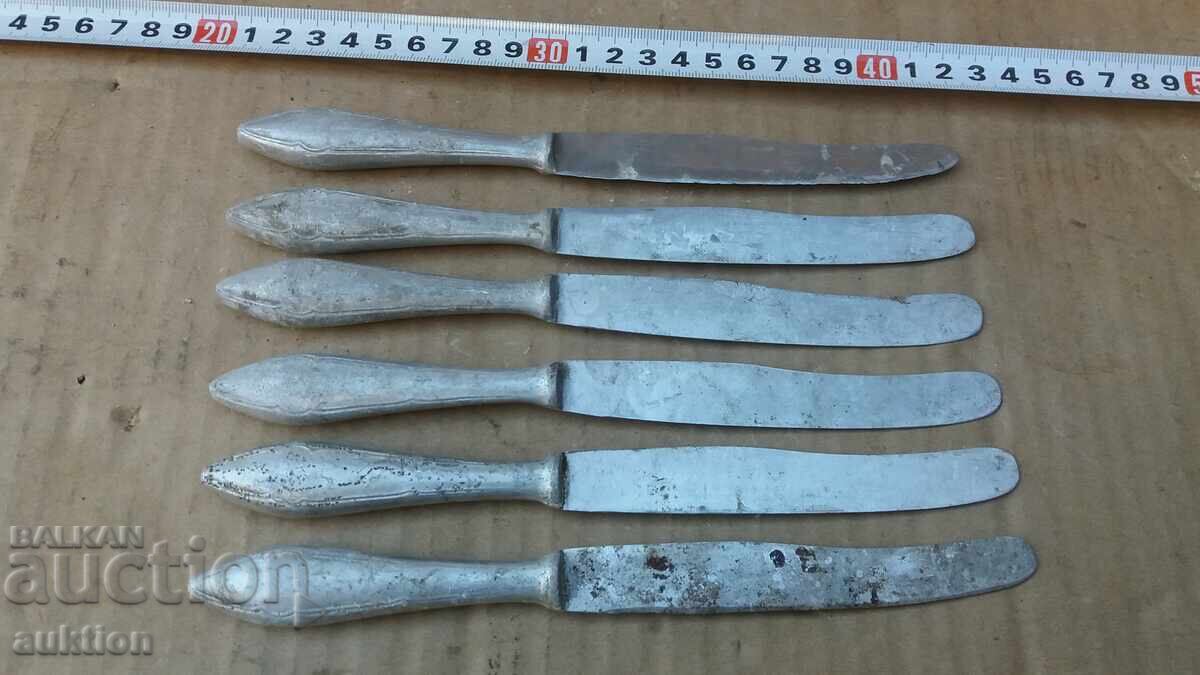 6 table knives - 5 6 table knives - 5