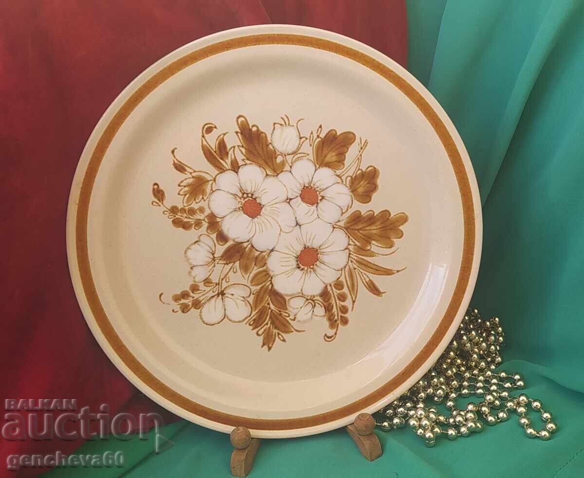 COLLECTIBLE Japanese plate 27cm. markings