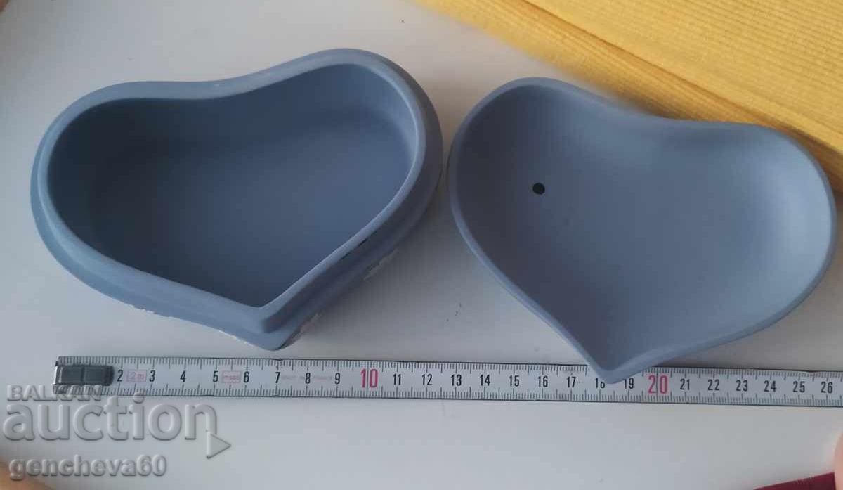 Κουτί για ψιψιμίδια Wedgewood BLUE σε σχήμα καρδιάς με τιμή € 15.00 | 29.34 BGN