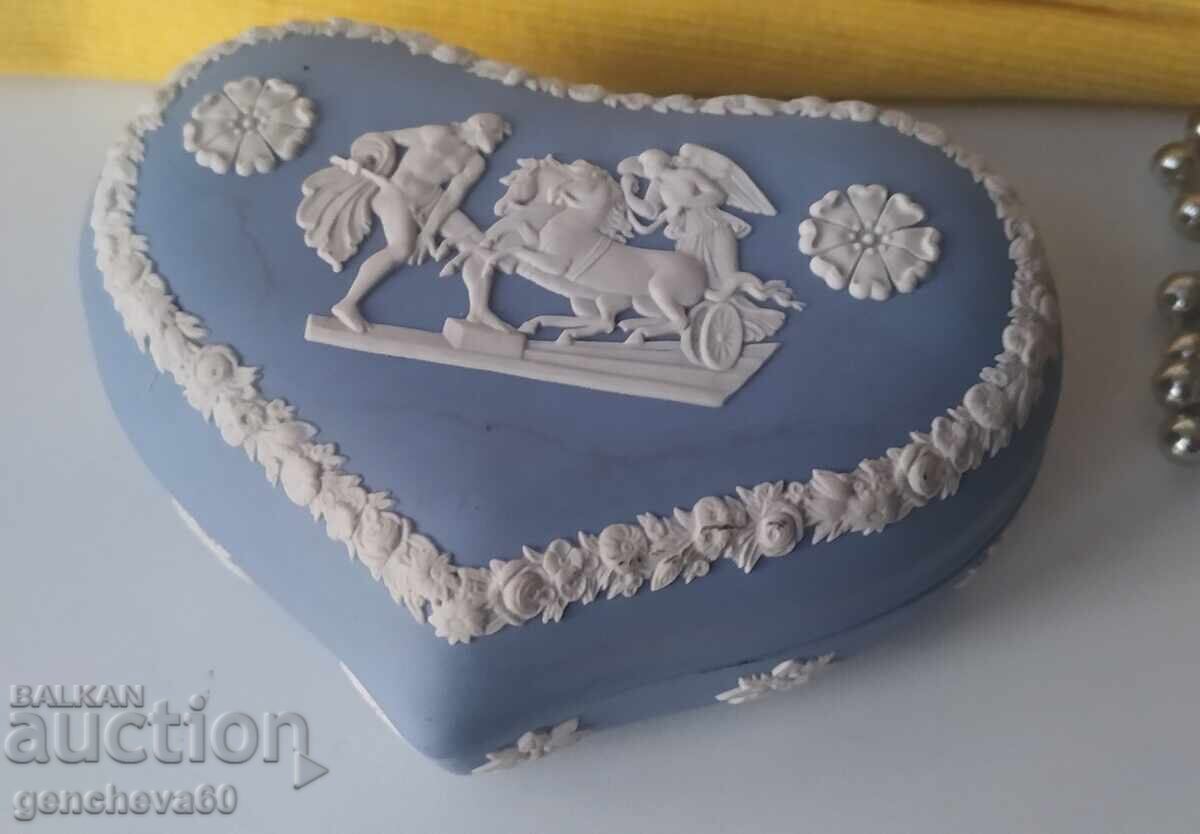Δημοπρασία Κουτί για ψιψιμίδια Wedgewood BLUE σε σχήμα καρδιάς