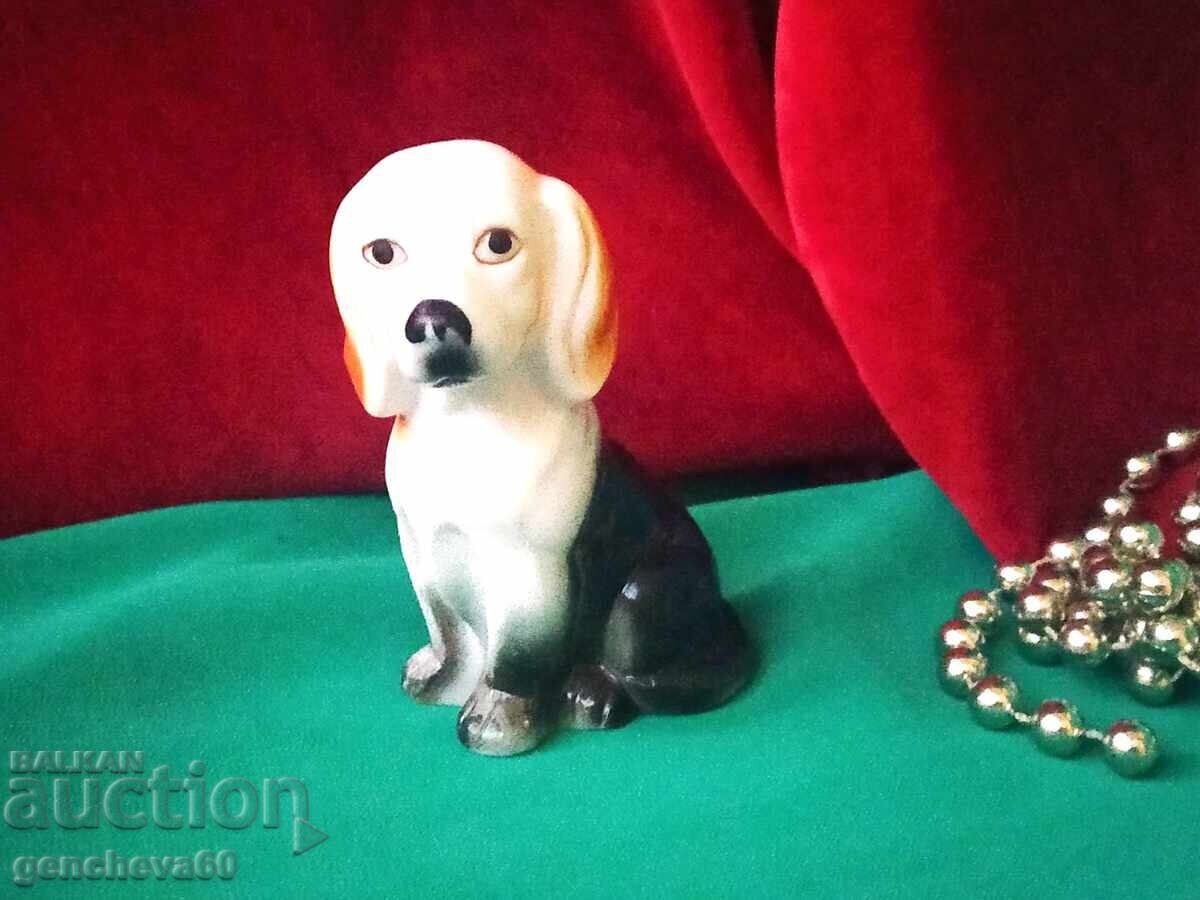 Beagle dog figurine made of bone china Beagle dog figurine made of bone china