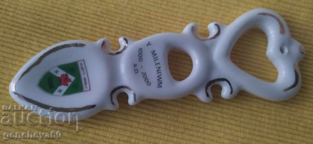 Mâner vintage de designer Clyn-Coch-MILENIUM cu preț € 8.00 | 15.65 BGN
