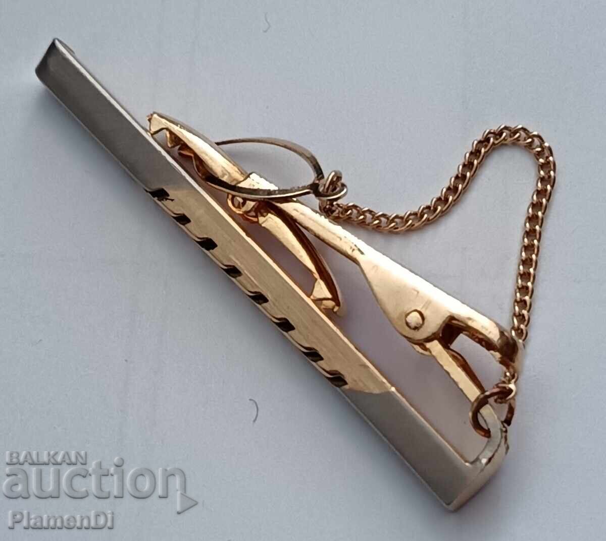 Νέα μανταλάκι, παραμάνα γραβάτας - 6