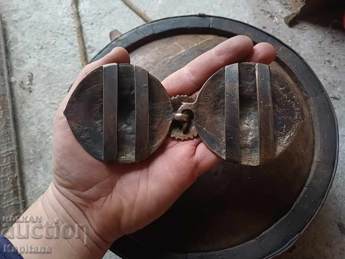 Бронзови пафти с цена € 60.00 | 117.35 лв.