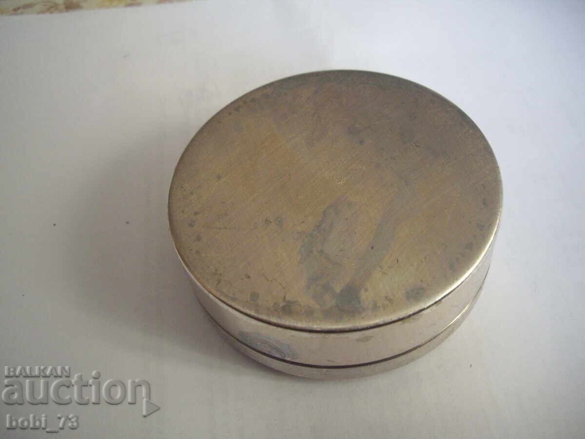 Cutie metalică italiană veche cu preț € 10.00 | 19.56 BGN