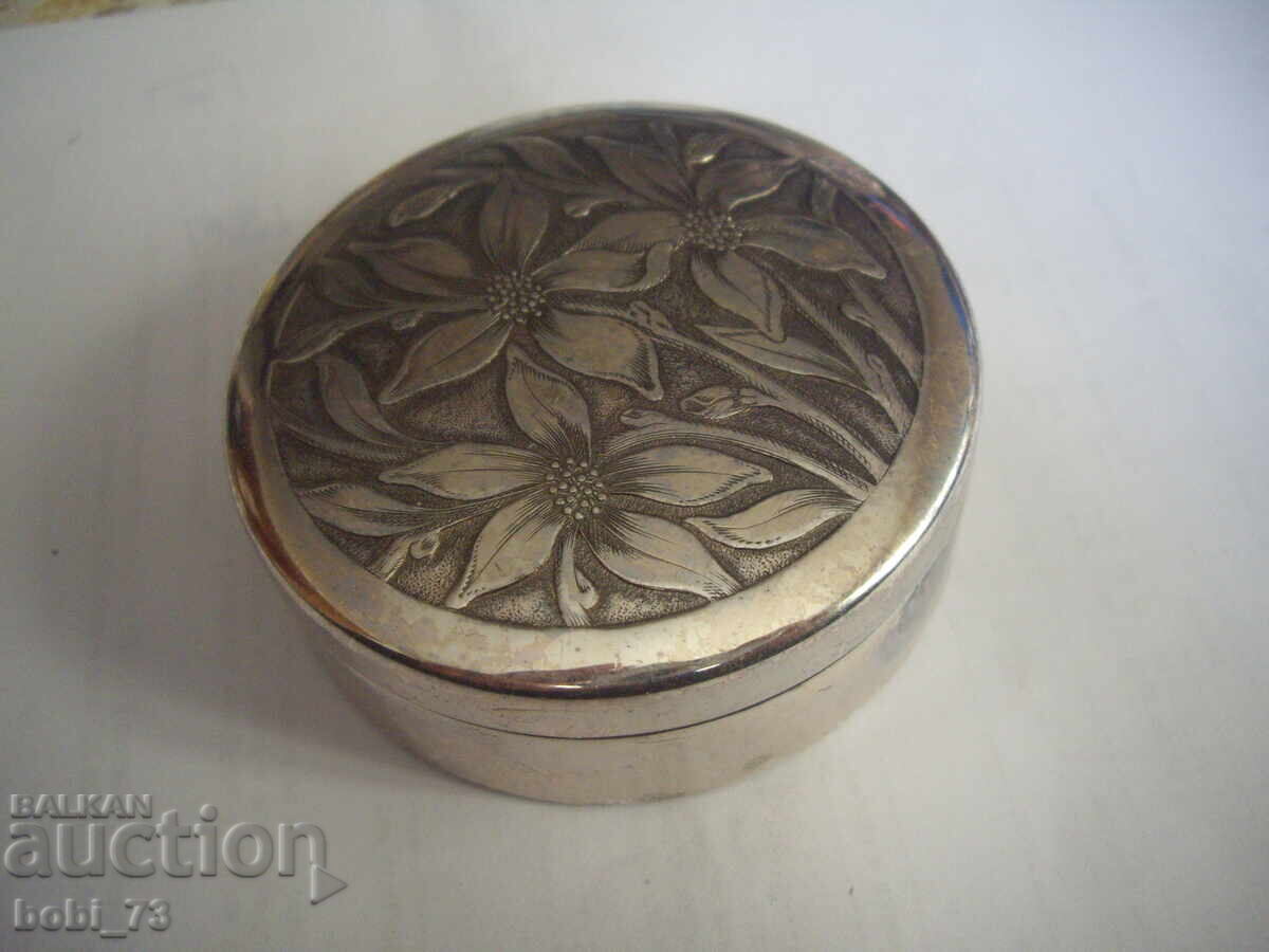 Cutie metalică italiană veche