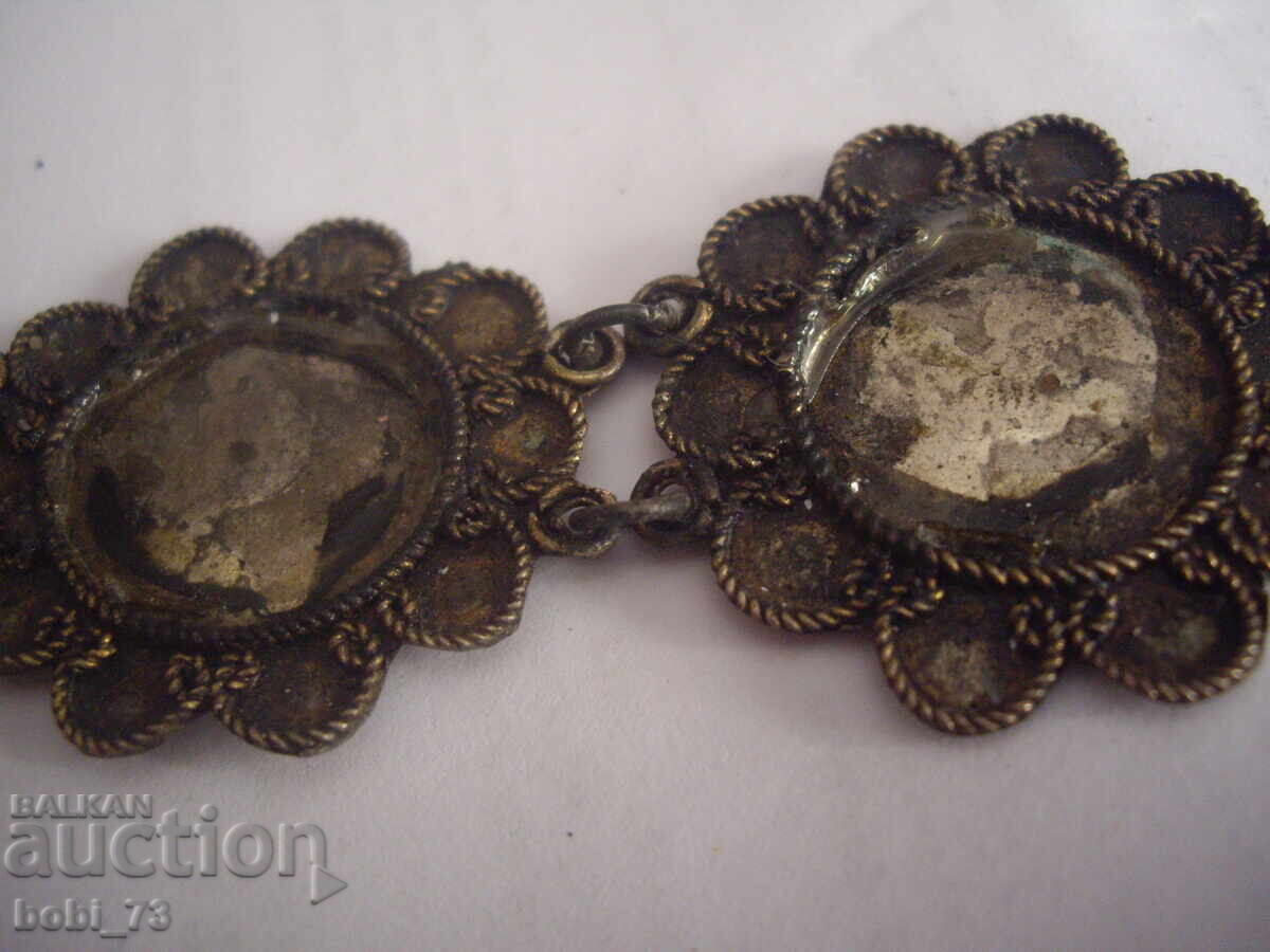 Аукцион Стара била филиграмна гривна. Аукцион Стара била филиграмна гривна.