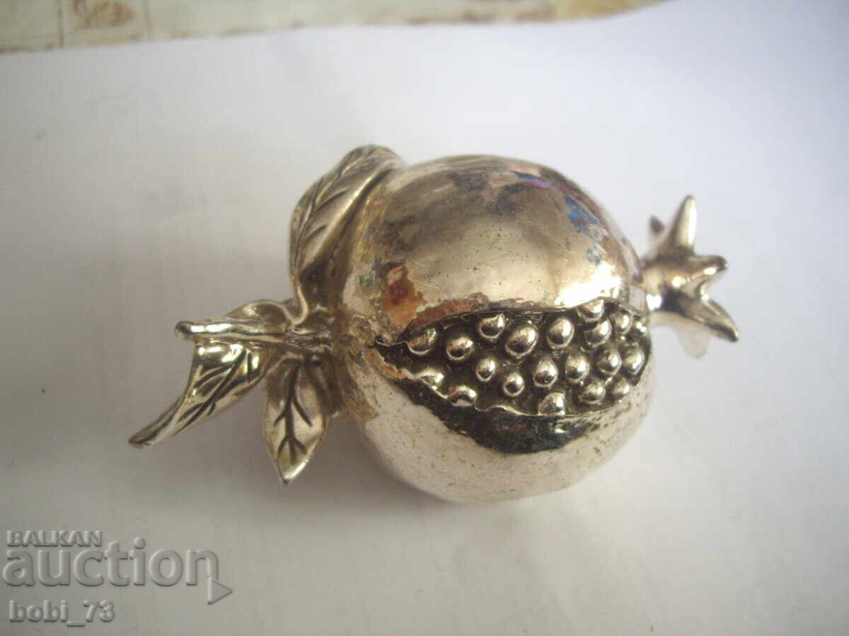 Обвита в сребро фигурка на нар. Обвита в сребро фигурка на нар.