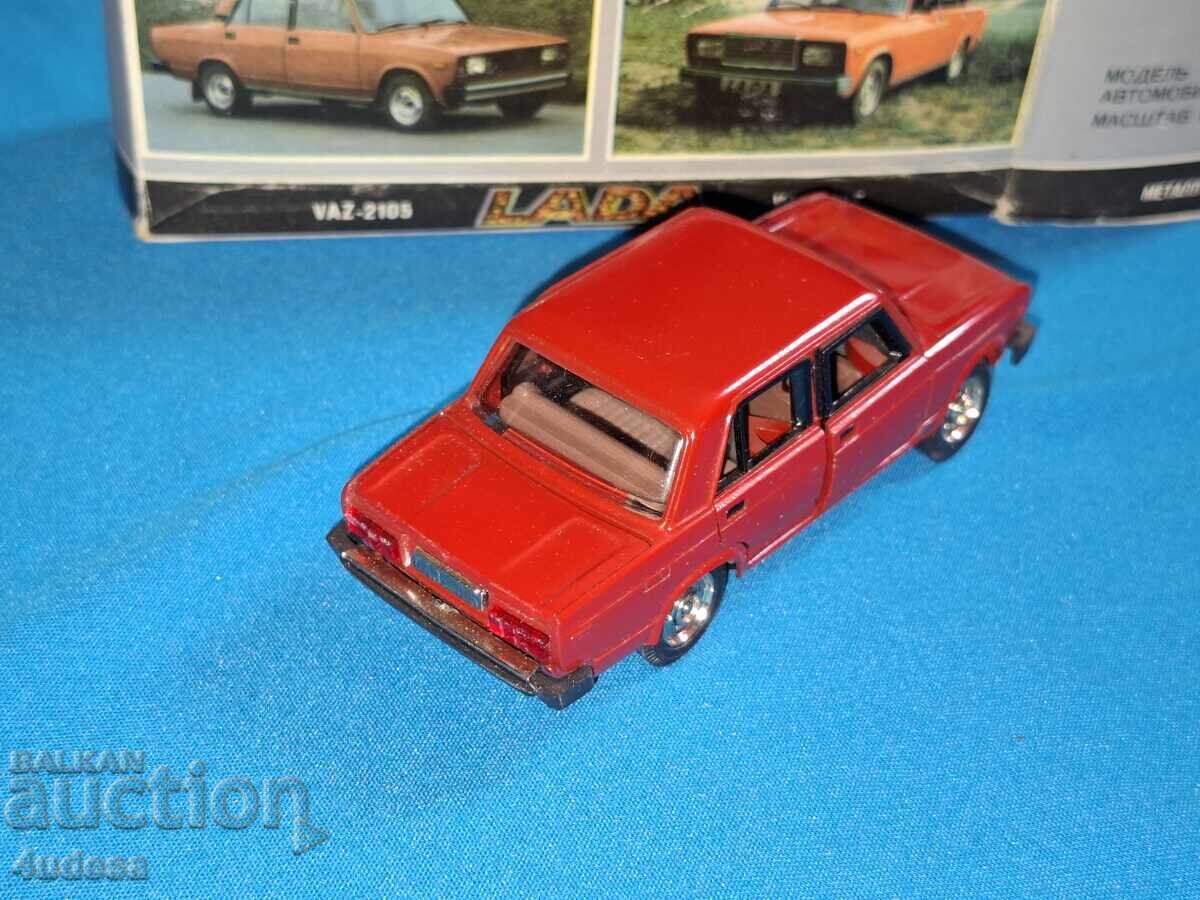 Licitație Model metalic Lada 2105 VAZ la scară 1:43 URSS USSR