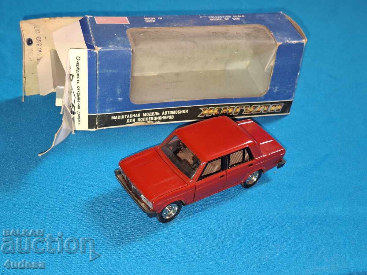Model metalic Lada 2105 VAZ la scară 1:43 URSS USSR