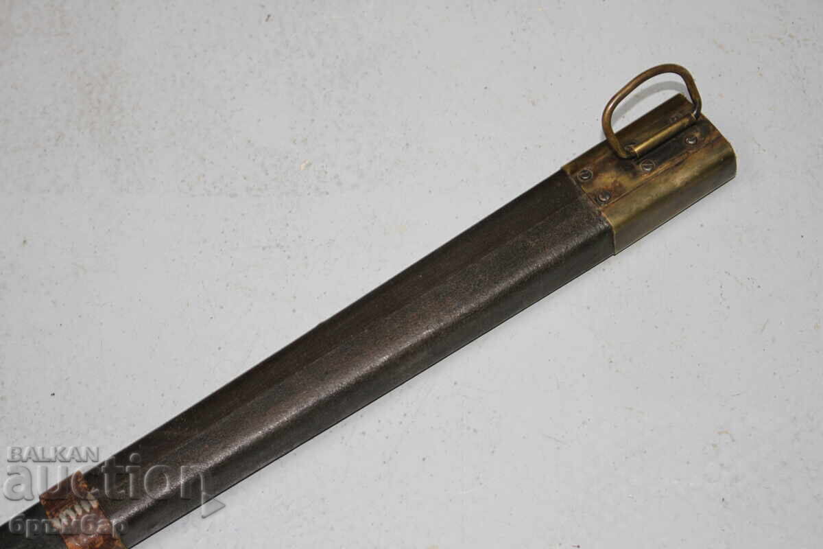 Auction Leather sheath for a triangular blade Auction Leather sheath for a triangular blade