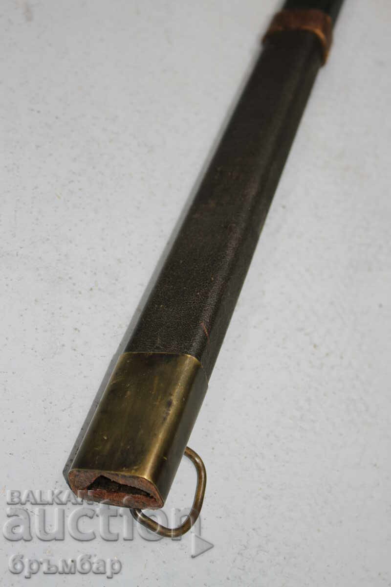 Delivery of Leather sheath for a triangular blade Delivery of Leather sheath for a triangular blade