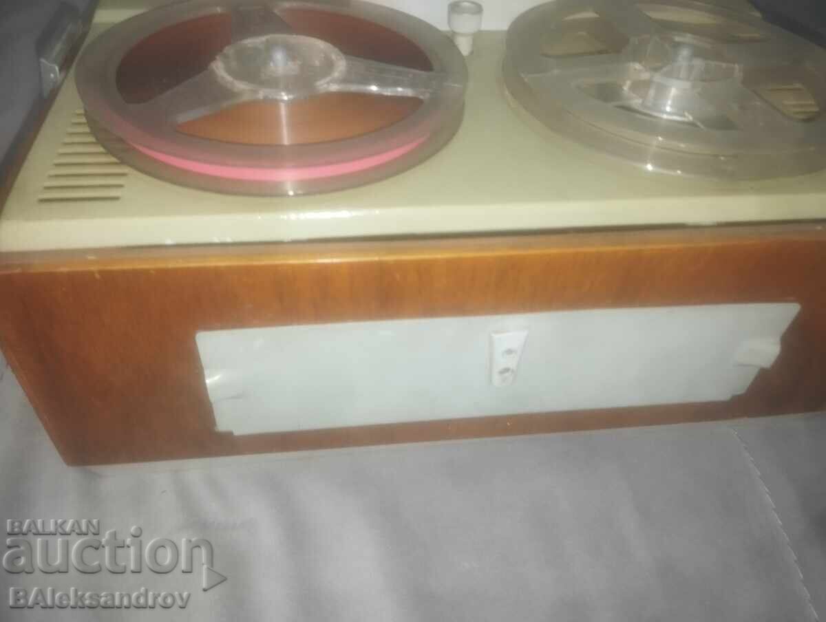 Παλιό φορητό μαγνητόφωνο για συλλογή ή χρήση - 5 Παλιό φορητό μαγνητόφωνο για συλλογή ή χρήση - 5