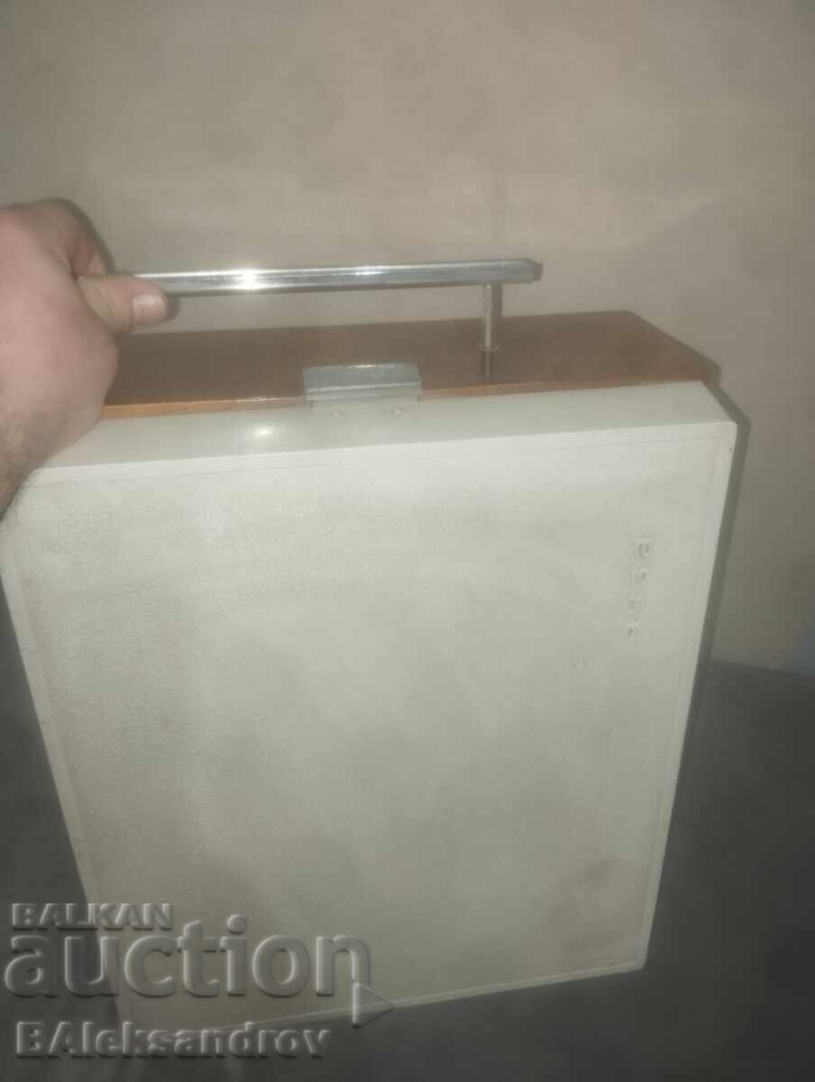 Παλιό φορητό μαγνητόφωνο για συλλογή ή χρήση - 7 Παλιό φορητό μαγνητόφωνο για συλλογή ή χρήση - 7