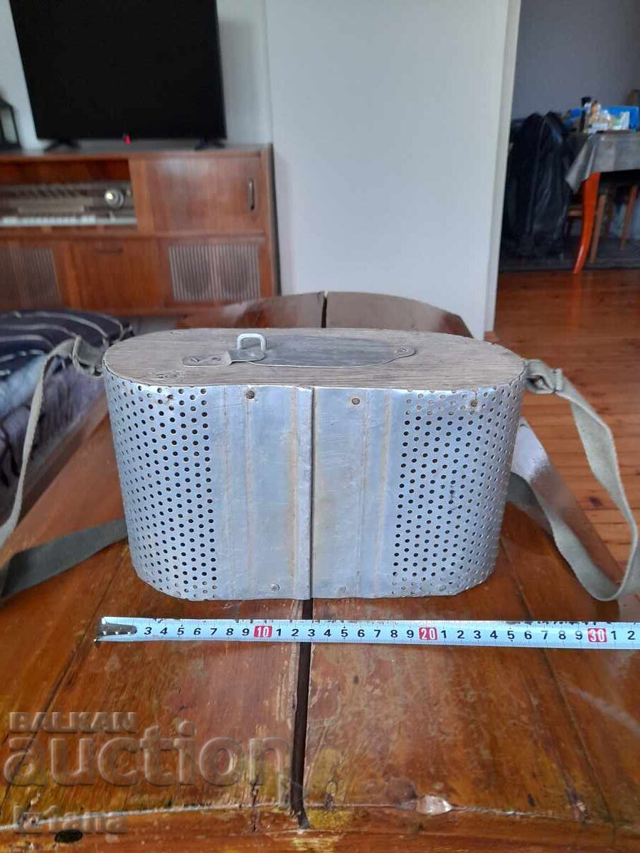 Auction  Old fishing basket