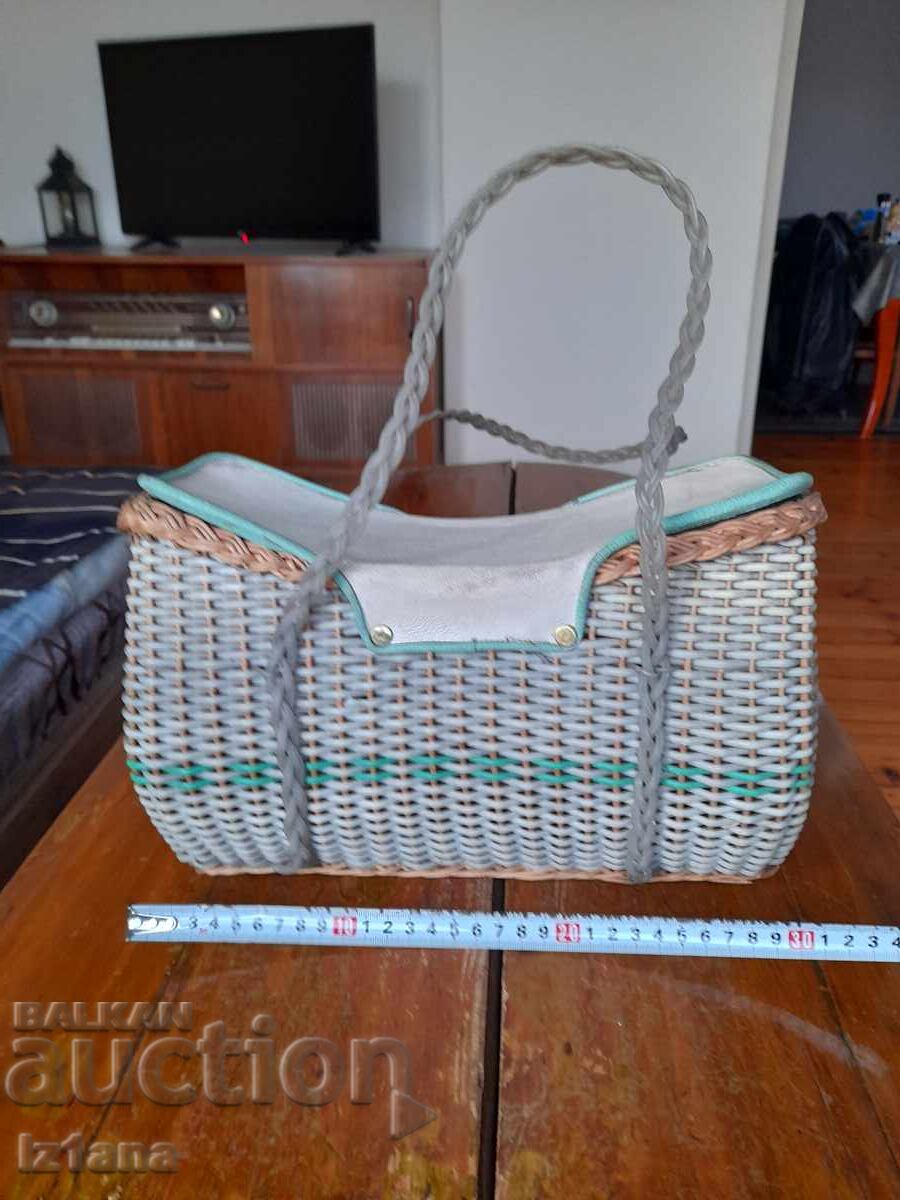 Licitație Geanta veche tesuta Licitație Geanta veche tesuta