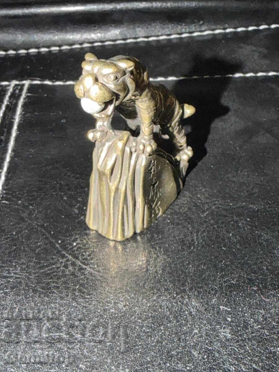 ΒΖΤ! 75 γραμμάρια στυλιζαρισμένη χάλκινη φιγούρα τίγρης από 1 st!