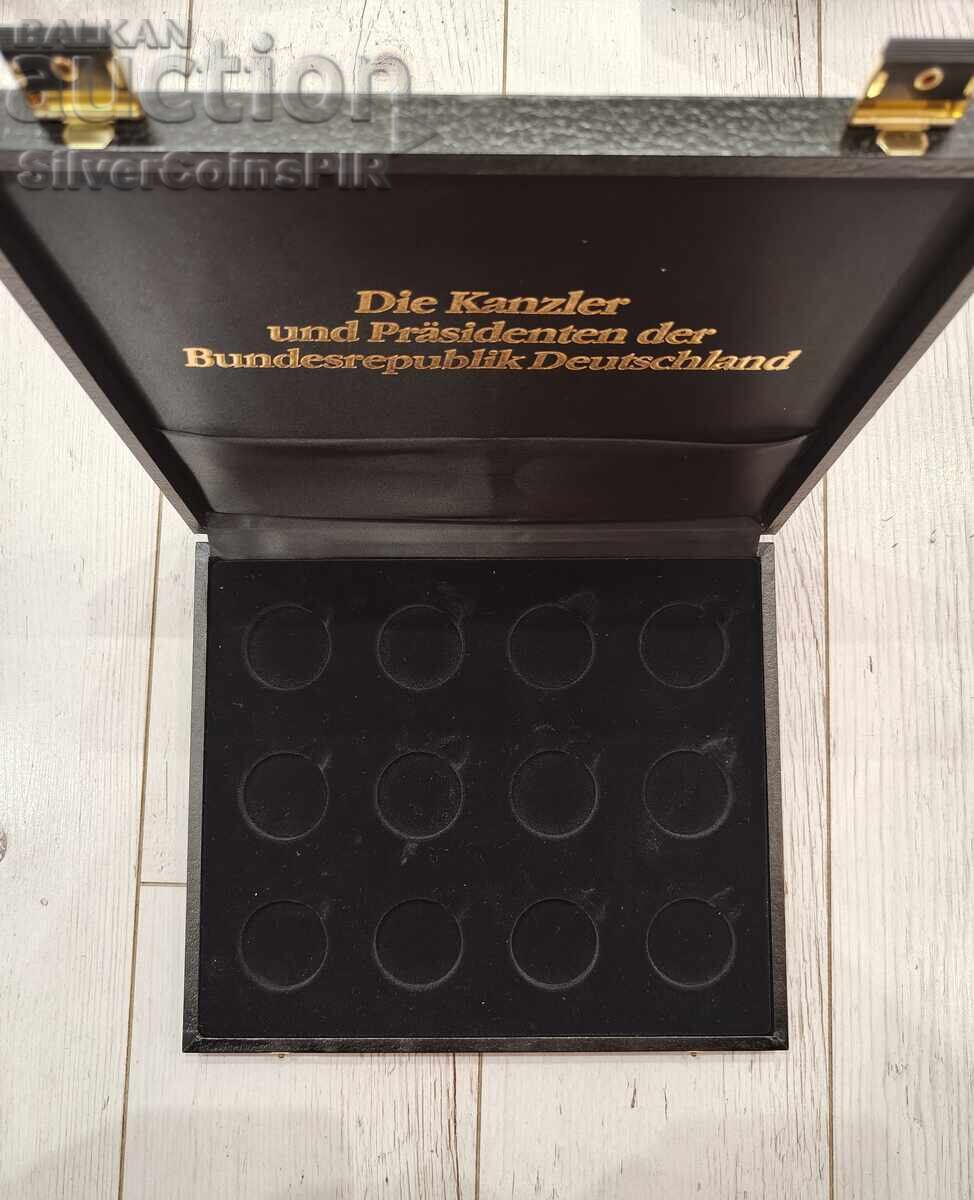 Box for 12 Coins Box for 12 Coins