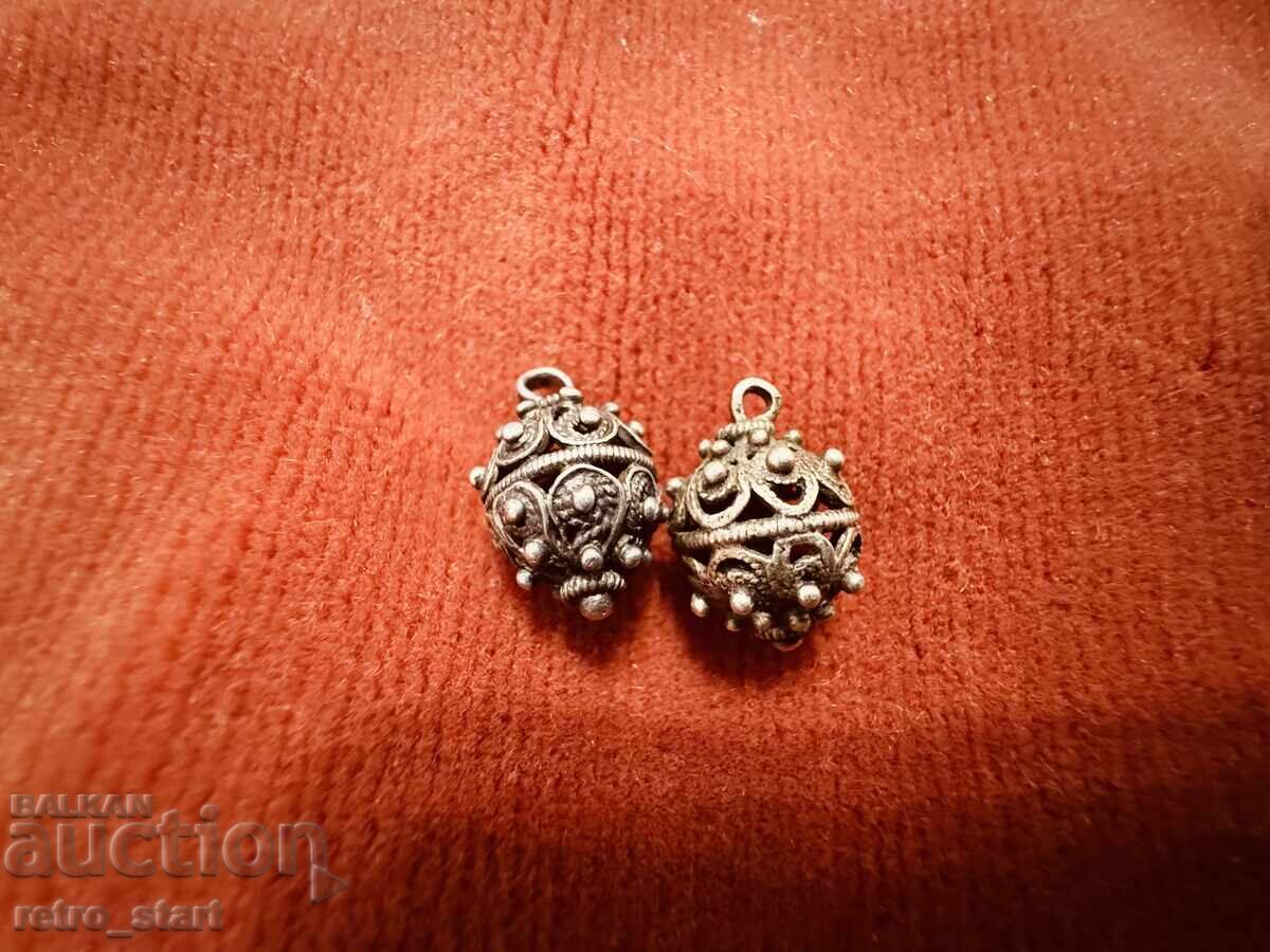 Livrarea Nasturi argint pentru costum popular, filigran, 2 bucăți Livrarea Nasturi argint pentru costum popular, filigran, 2 bucăți