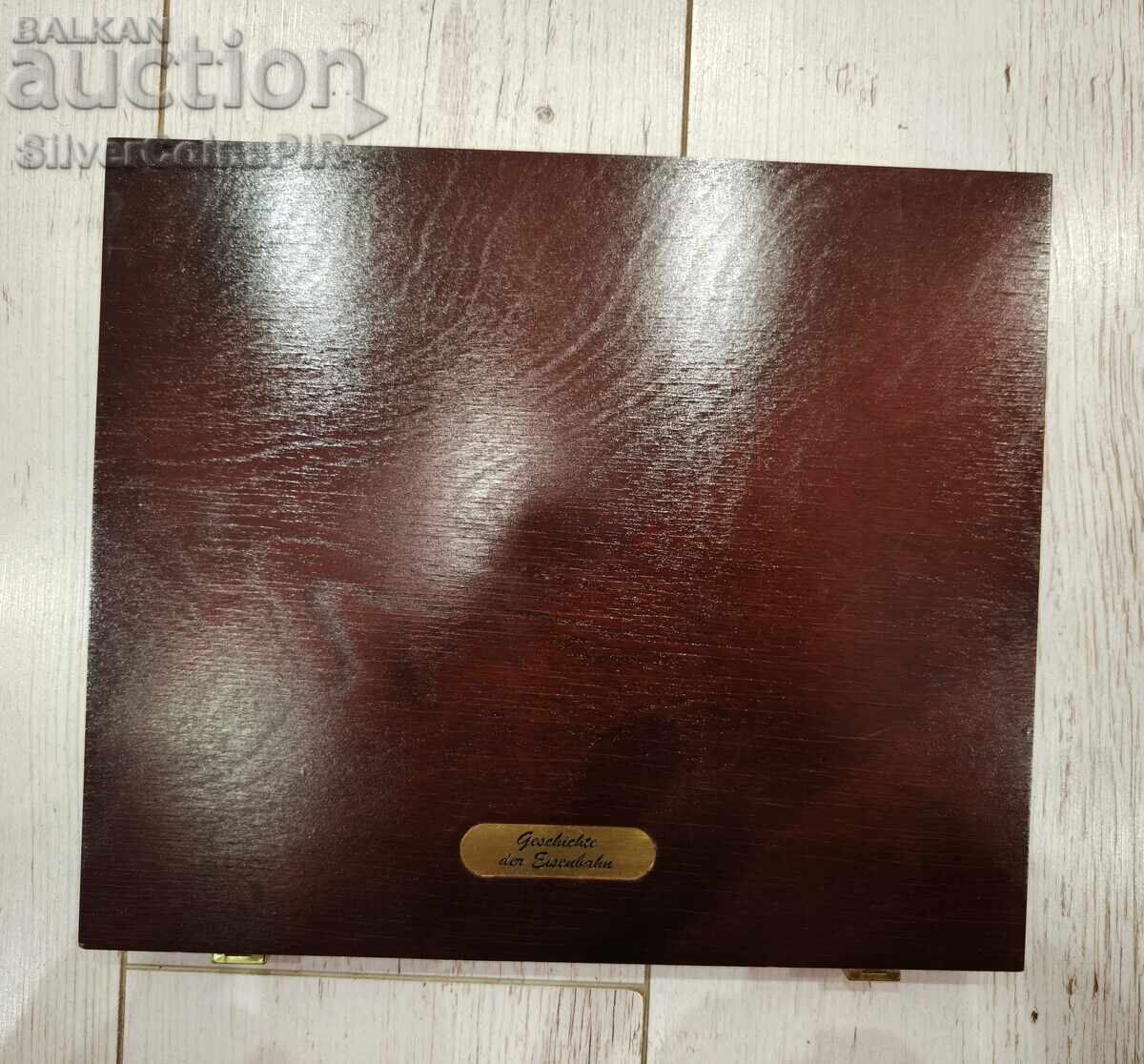 Delivery of Box for 12 Coins Delivery of Box for 12 Coins