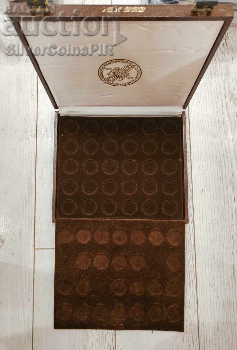 Box for 55 Coins Box for 55 Coins