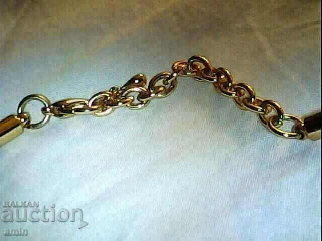 Auction beautiful necklace with gold-plated balls Auction beautiful necklace with gold-plated balls
