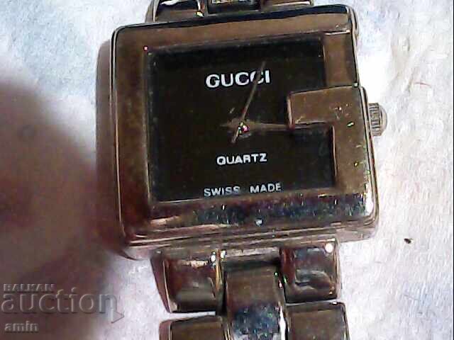 Παρτίδα από 5 παλιά ρολόγια Guess - Όλα λειτουργούν, χωρίς μπαταρίες με τιμή € 50.00 | 97.79 BGN Παρτίδα από 5 παλιά ρολόγια Guess - Όλα λειτουργούν, χωρίς μπαταρίες με τιμή € 50.00 | 97.79 BGN