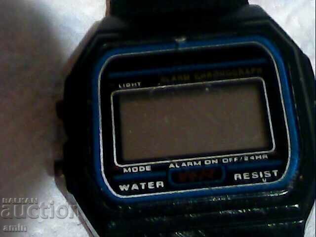 Electronic 4-watches Casio, second hand, don't work, no batteries - 7 Electronic 4-watches Casio, second hand, don't work, no batteries - 7