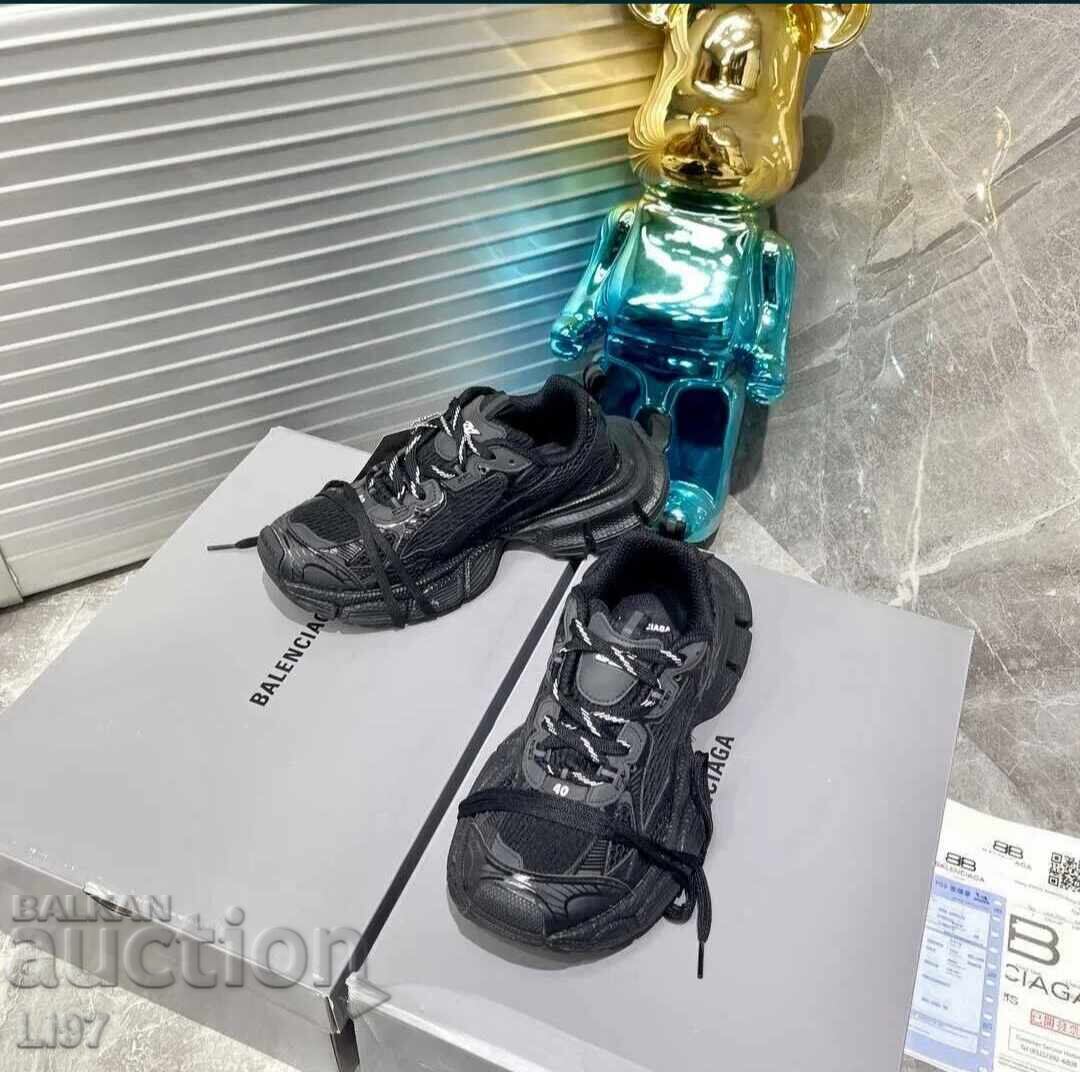 Balenciaga 3XL с цена € 132.94 | 260.01 лв.