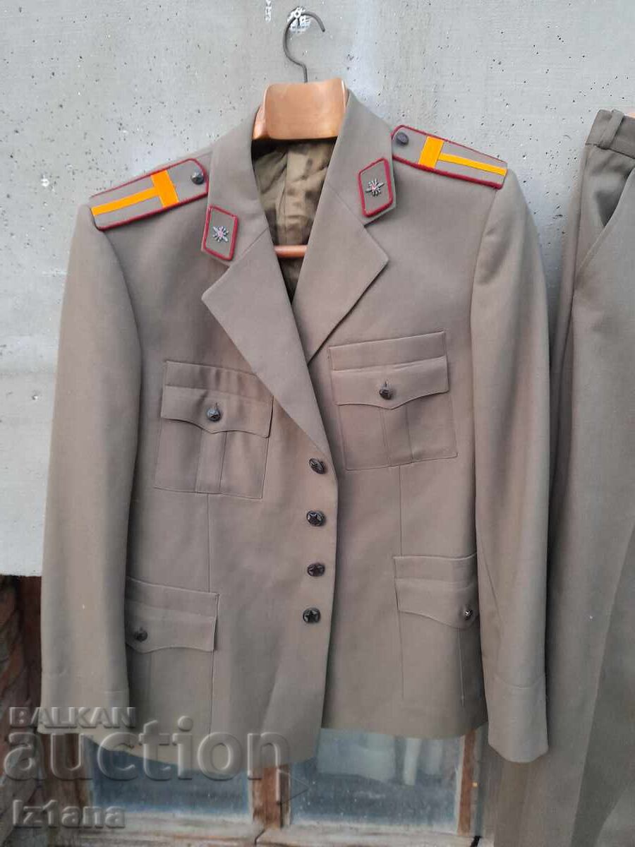 Стара военна униформа с цена € 150.00 | 293.37 лв.