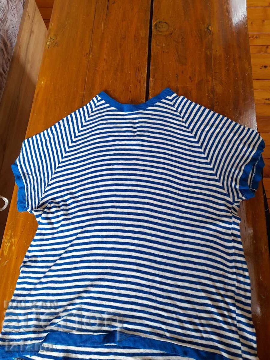 Cămașă veche de marinar pentru copii cu preț € 11.00 | 21.51 BGN