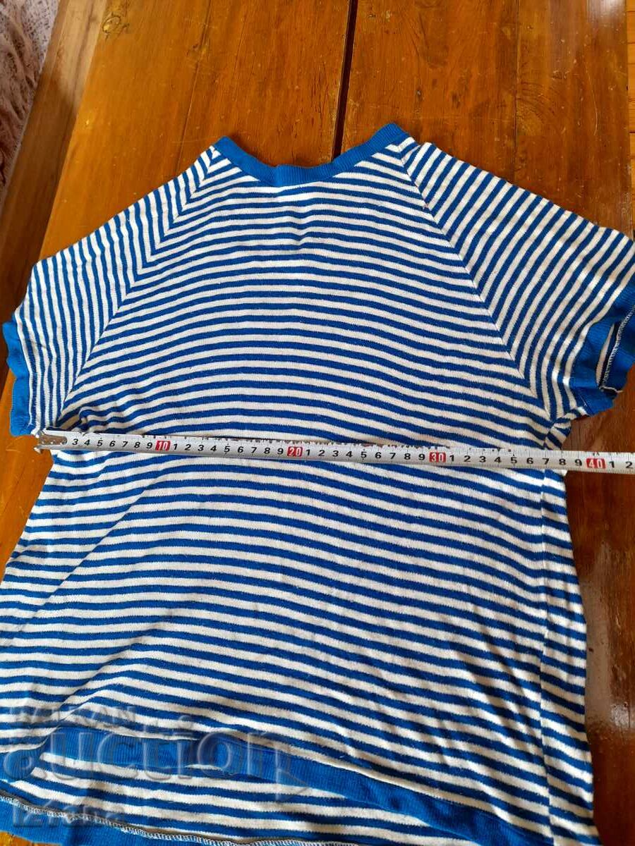 Licitație Cămașă veche de marinar pentru copii