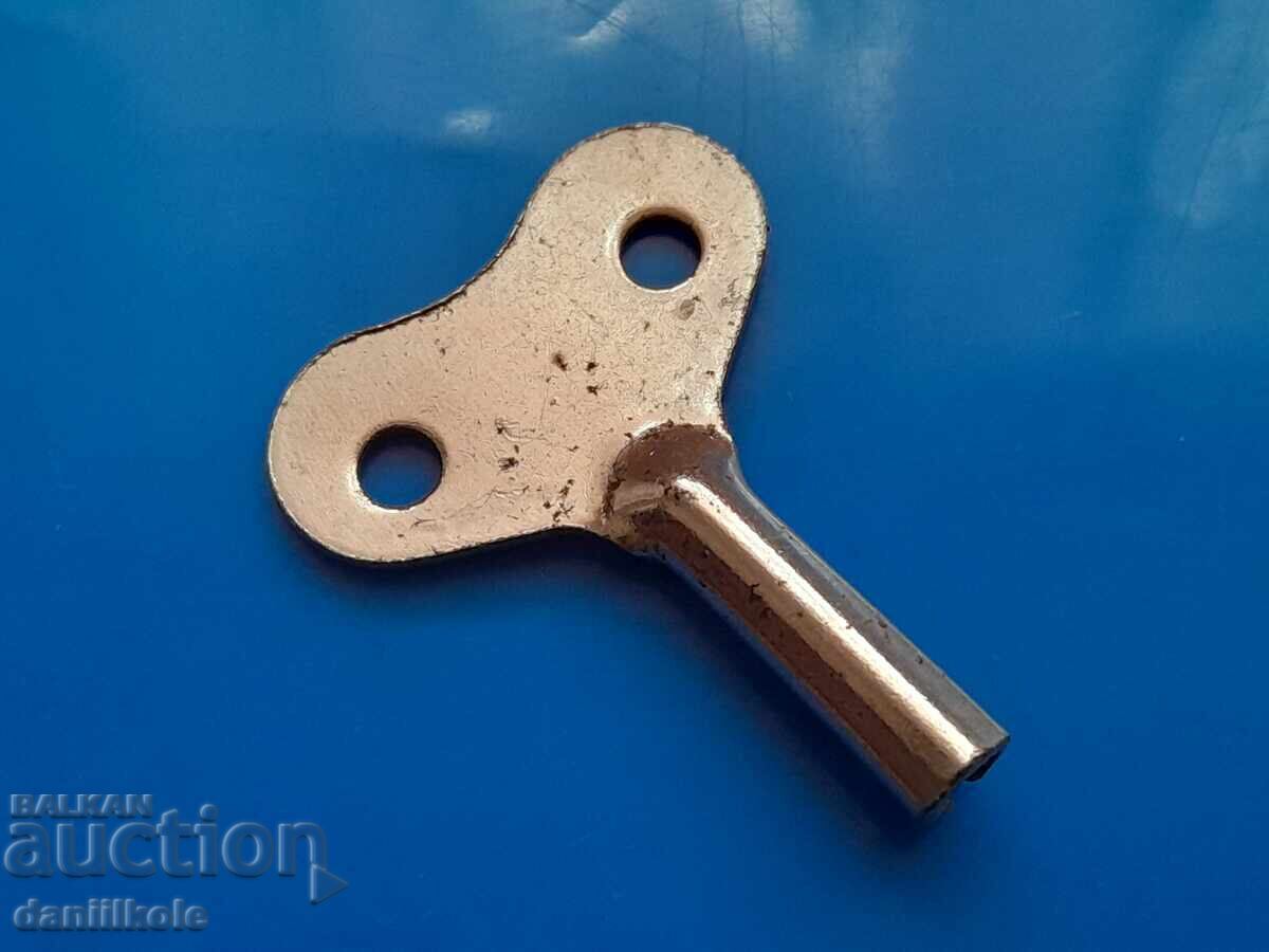 *$*Y*$* OLD KEY FOR TOYS AND WATCHES - SUPER *$*Y*$* with price € 11.90 | 23.27 BGN *$*Y*$* OLD KEY FOR TOYS AND WATCHES - SUPER *$*Y*$* with price € 11.90 | 23.27 BGN