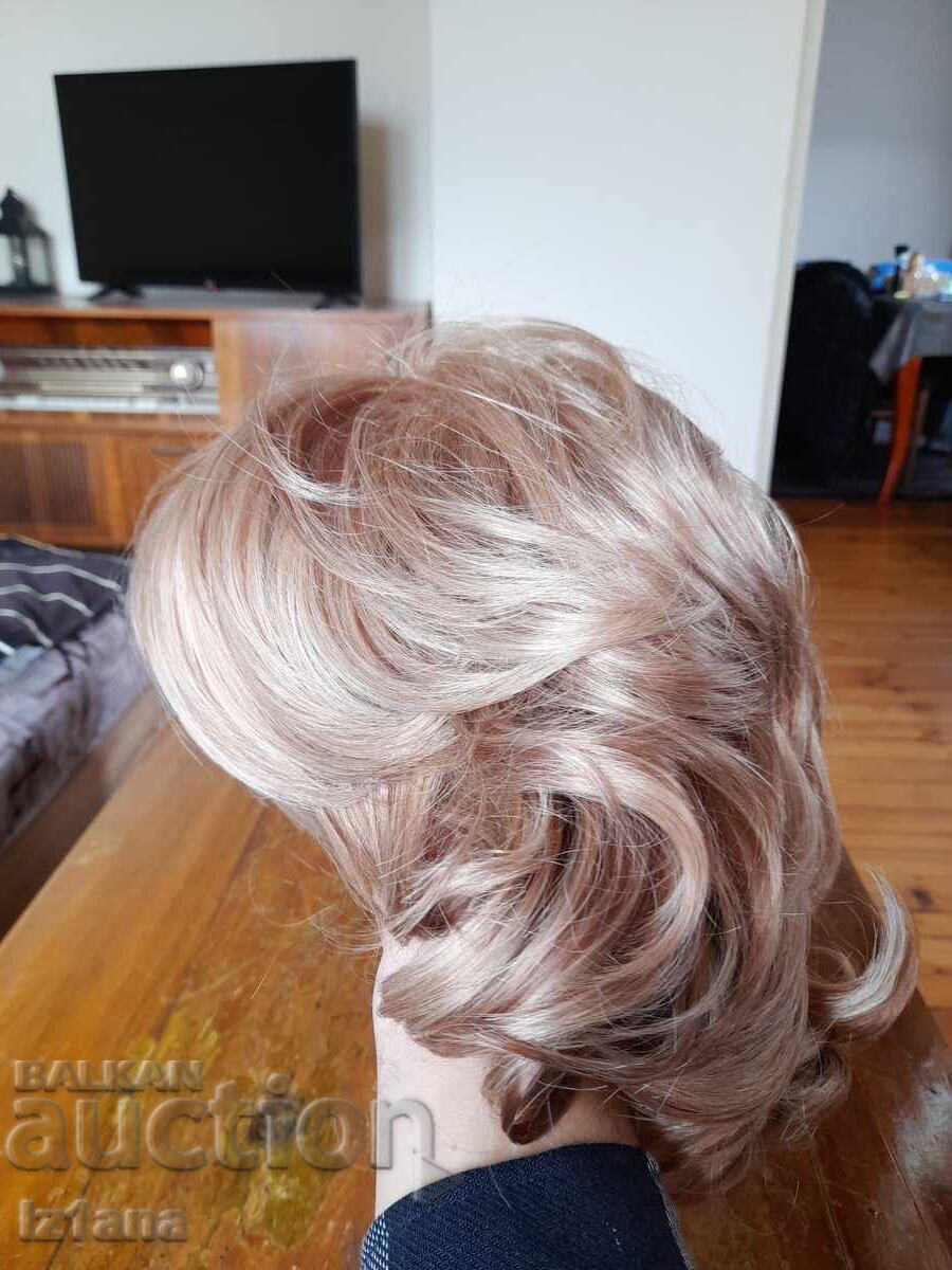 An old wig - 5