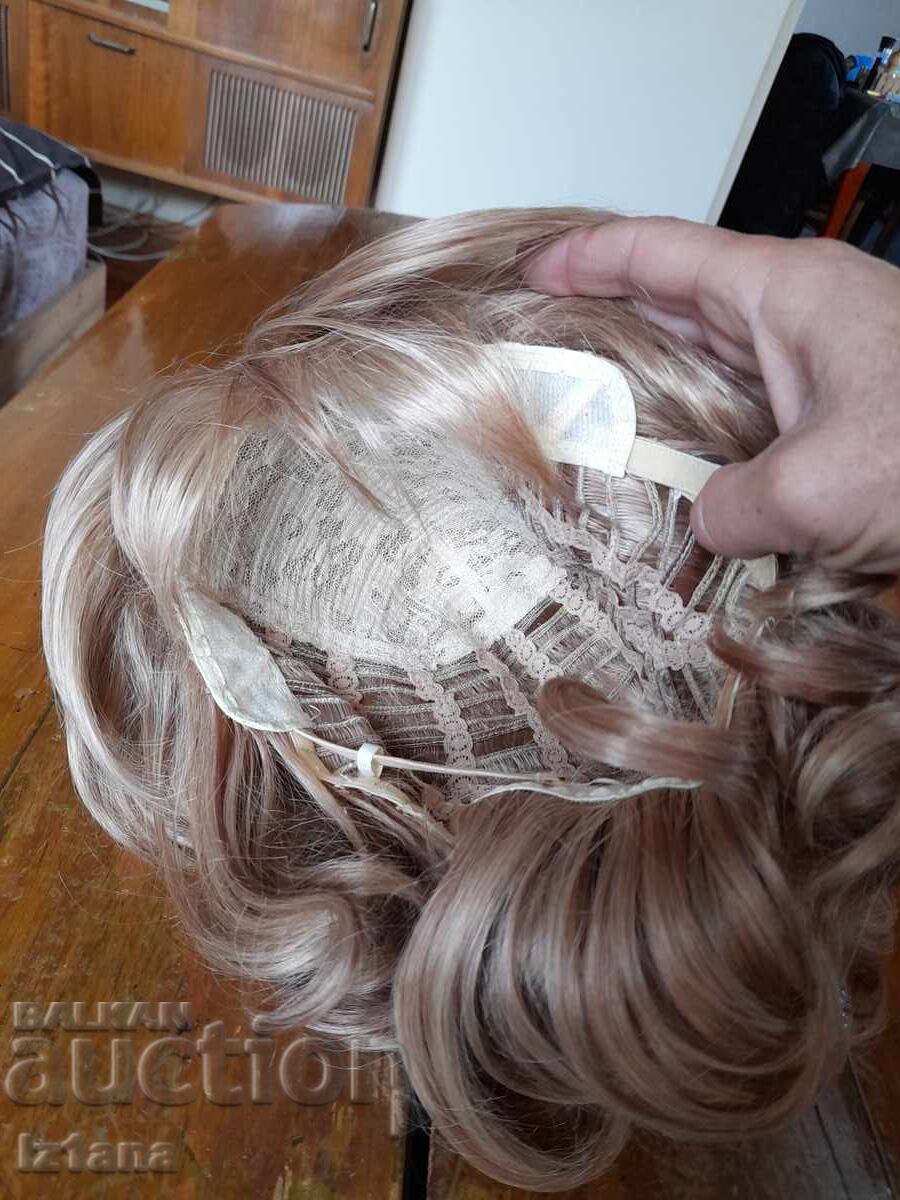 An old wig - 7