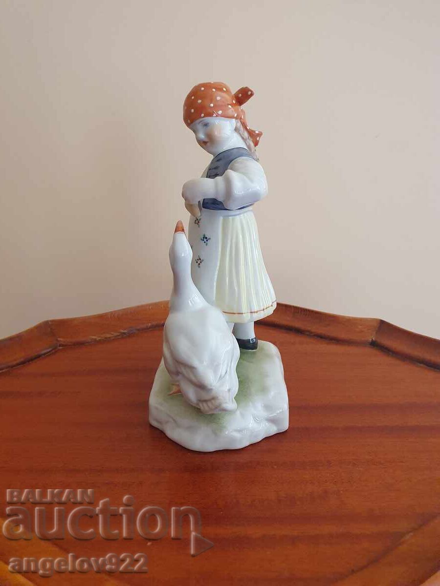 Доставка на Унгарска порцеланова фигура статуетка HEREND