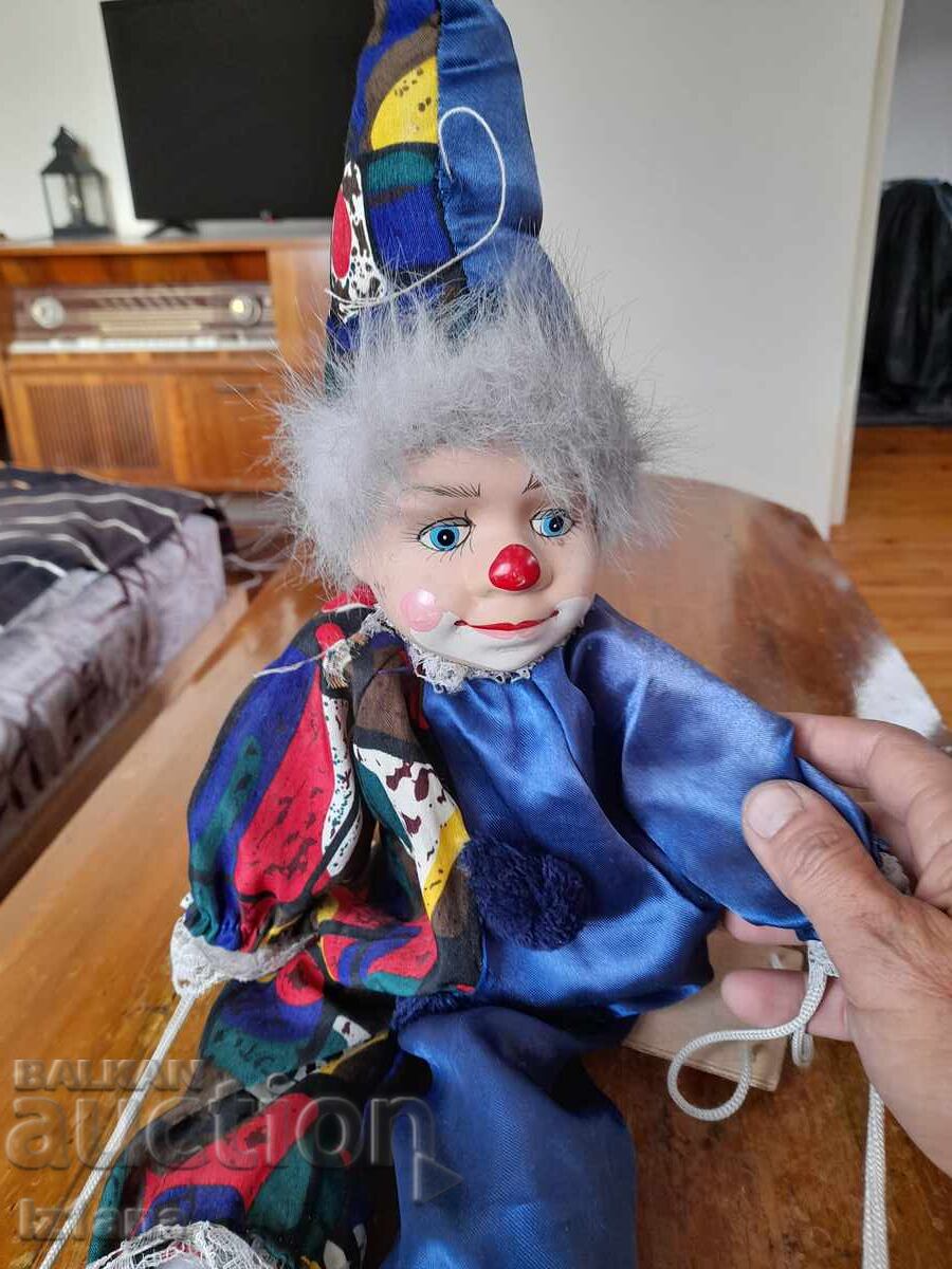Стара кукла,клоун с цена € 16.00 | 31.29 лв. Стара кукла,клоун с цена € 16.00 | 31.29 лв.