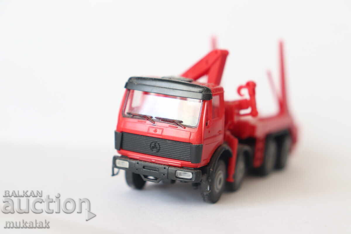 Licitație KIBRI?? H0 1/87 MERCEDES BENZ CAMION MODEL MAȘINUȚĂ