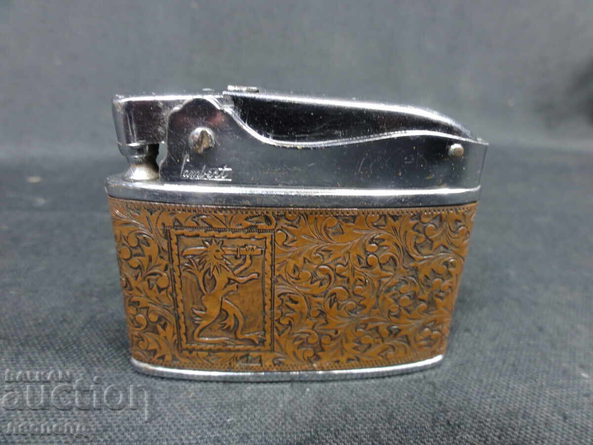 Brichetă retro veche pe benzină LAMBERT AUTOMATIC JAPAN Brichetă retro veche pe benzină LAMBERT AUTOMATIC JAPAN