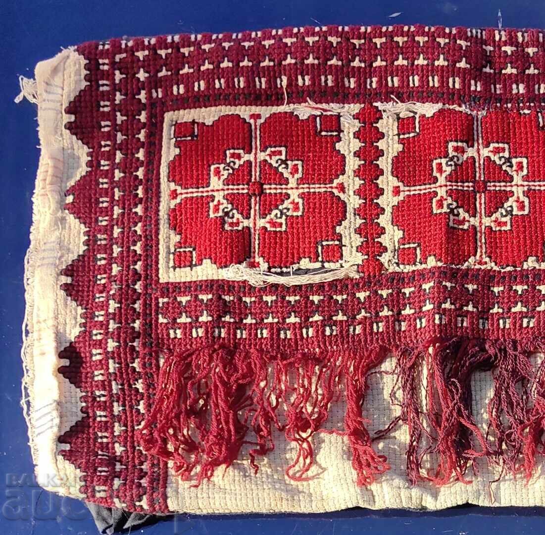 HUSĂ PERNĂ MINDAR BRODERIE MODEL BULGĂRESC DE BRODERIE OBSERVAȚIE cu preț € 14.83 | 29.00 BGN HUSĂ PERNĂ MINDAR BRODERIE MODEL BULGĂRESC DE BRODERIE OBSERVAȚIE cu preț € 14.83 | 29.00 BGN