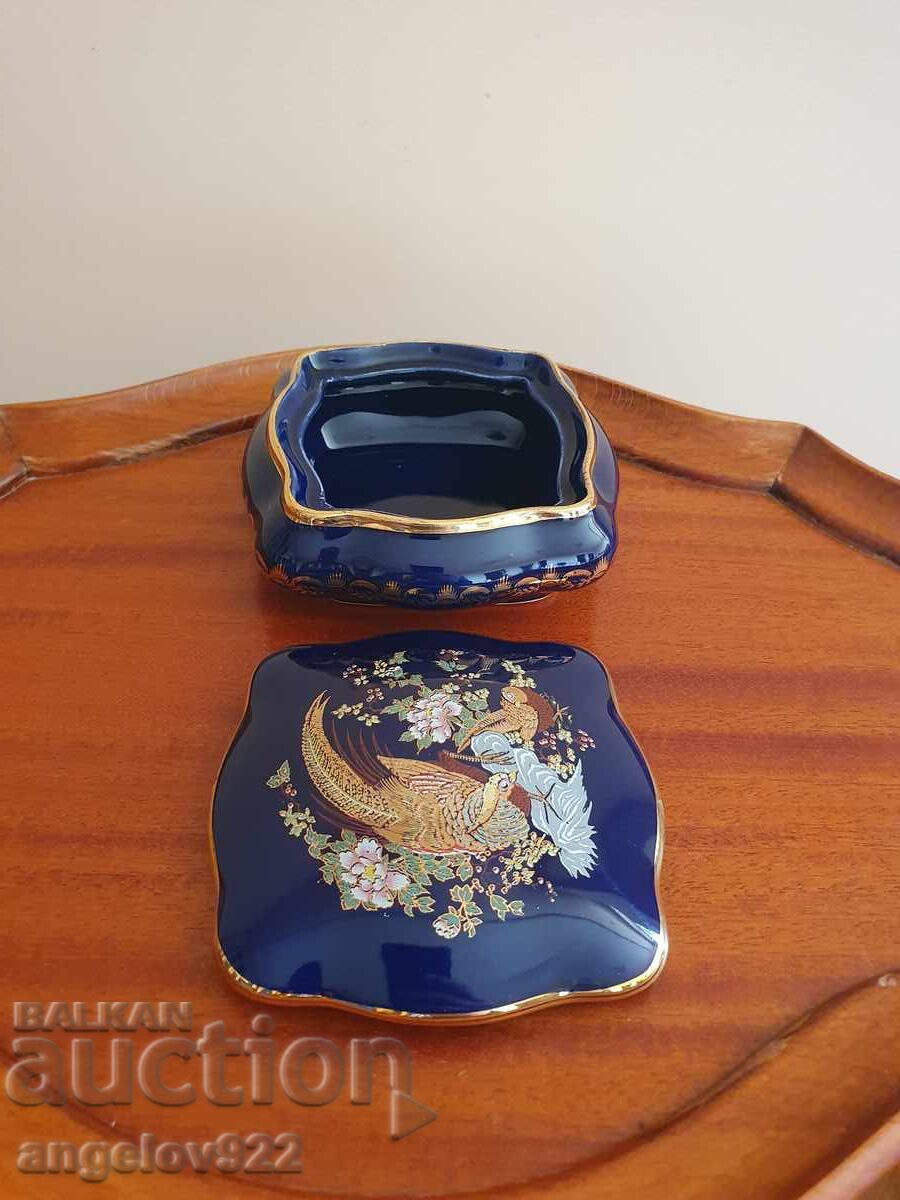 Δημοπρασία Όμορφο πορσελάνινο κουτί κοσμημάτων με σήμανση!!!