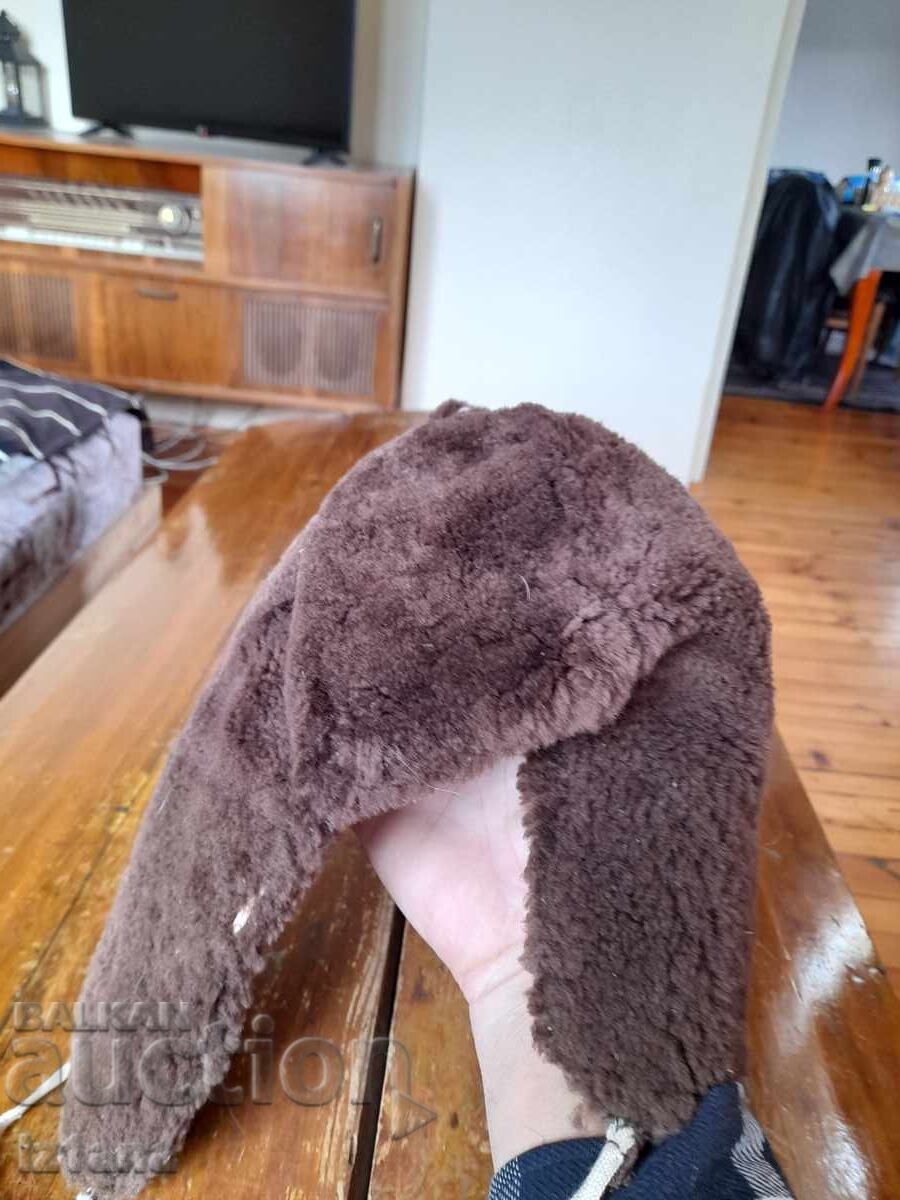 Delivery of Old children's ushanka hat Delivery of Old children's ushanka hat