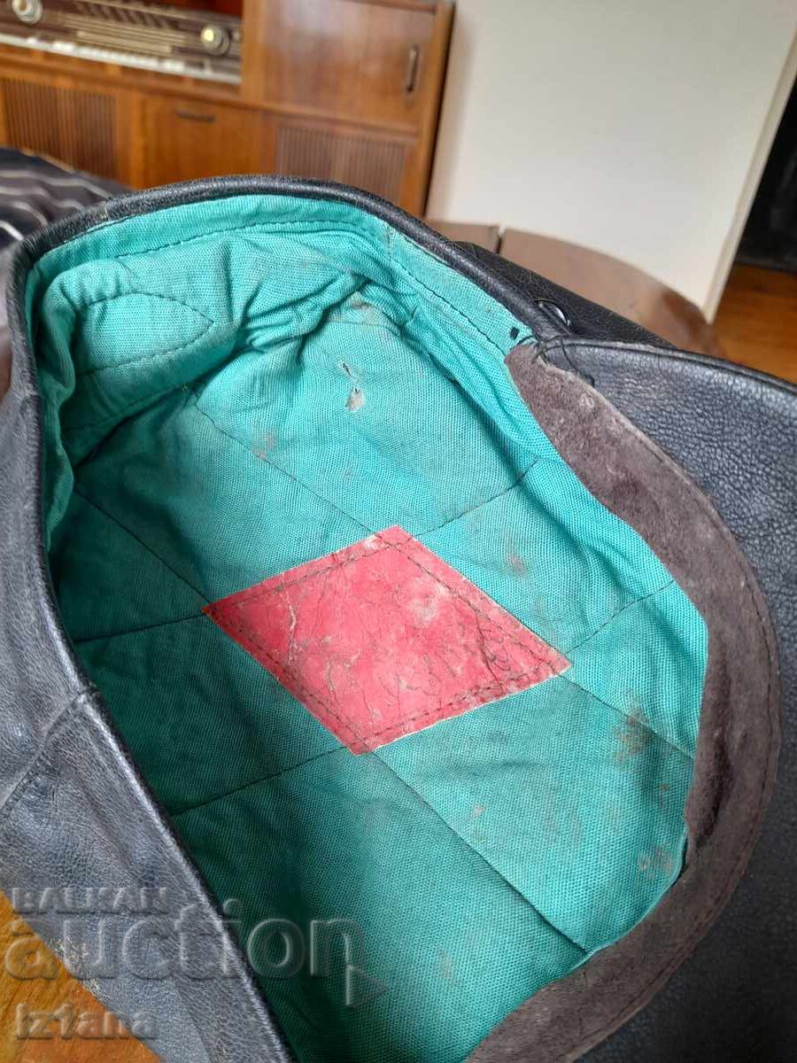 Стар кожен каскет - 6