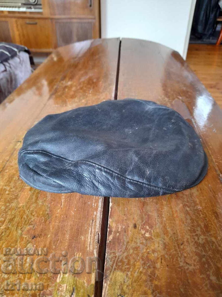 Стар кожен каскет