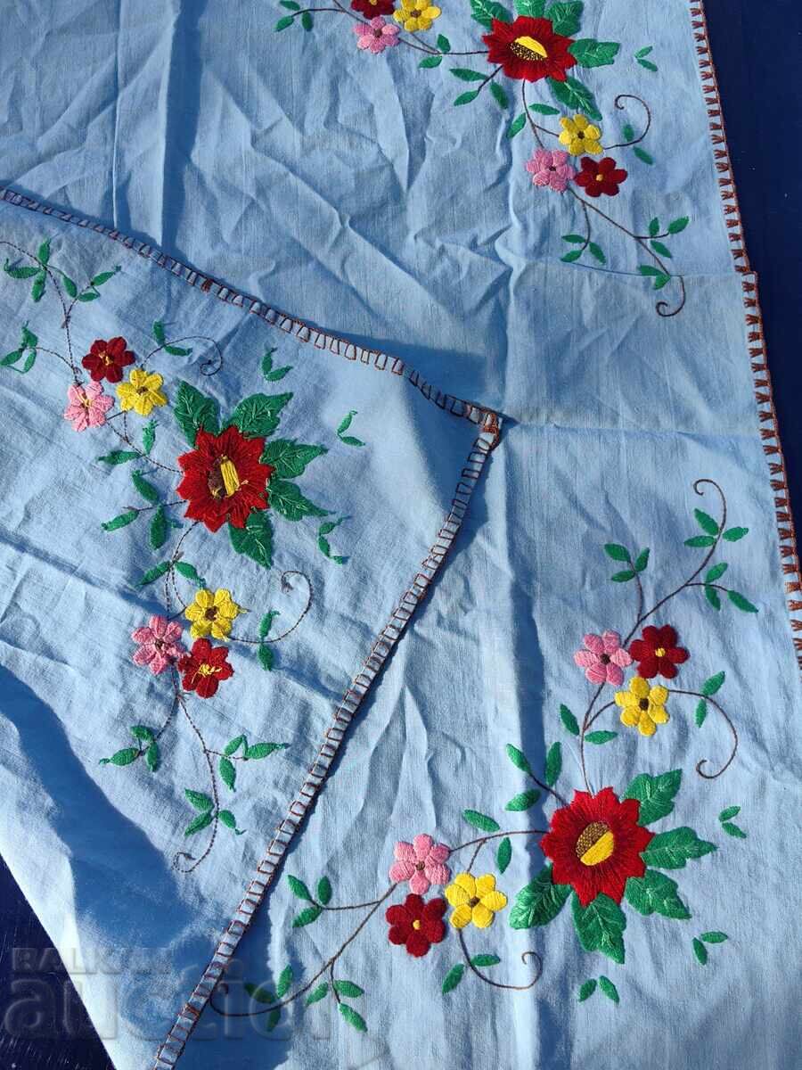 СТАРО БРОДИРАНО КАРЕ ПОКРИВКА БРОДЕРИЯ - 6