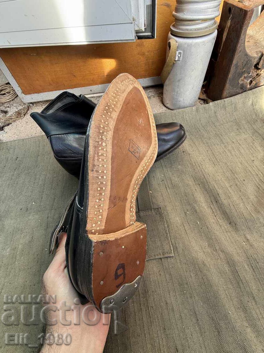 Auction  Police Boots