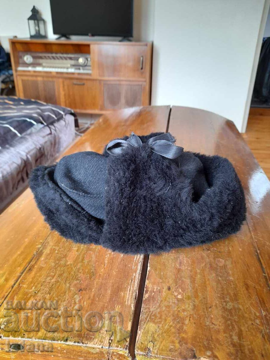 Стара шапка,ушанка с цена € 22.00 | 43.03 лв.